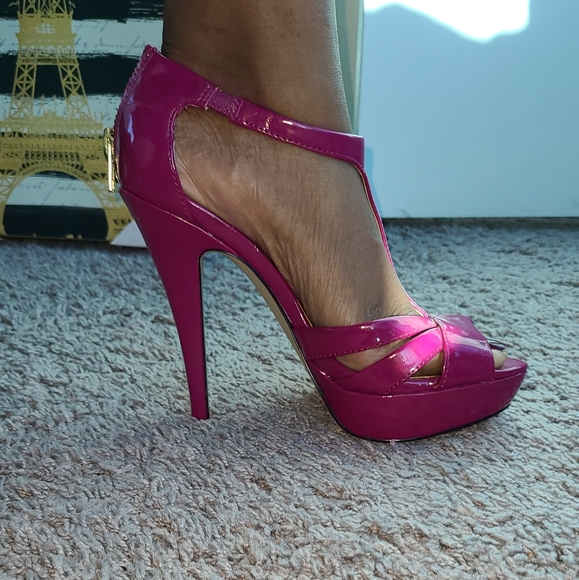Fuschia Steve Madden heels - Picture 4 of 10